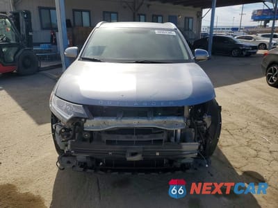 Piąte zdjęcie samochodu w środku: 2018 MITSUBISHI OUTLANDER SE VIN:JA4J24A55JZ054952 - miniatura