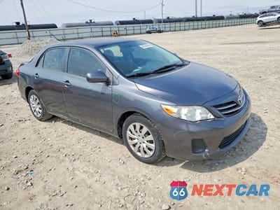 Czwarte zdjęcie samochodu z boku: 2013 TOYOTA COROLLA LE VIN:JTDBU4EE5DJ115797 - miniatura