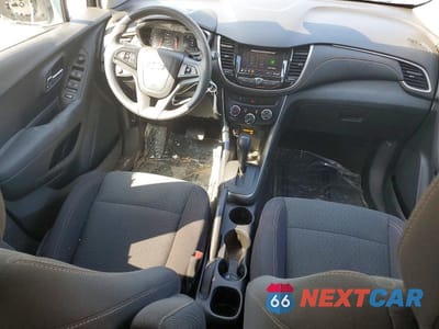 Zdjęcie 8 z 12 samochodu: 2020 CHEVROLET TRAX LS VIN:3GNCJKSBXLL196371 - miniatura