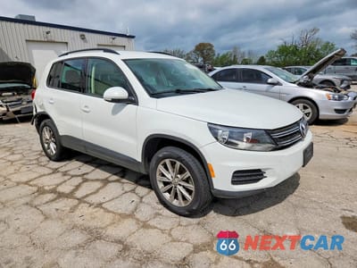 Czwarte zdjęcie samochodu z boku: 2015 VOLKSWAGEN TIGUAN S VIN:WVGBV7AX6FW578927 - miniatura