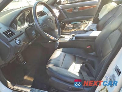 Zdjęcie 7 z 12 samochodu: 2010 MERCEDES-BENZ C 300 VIN:WDDGF5EB7AA396711 - miniatura