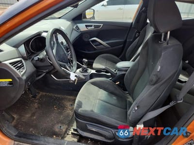 Zdjęcie 7 z 12 samochodu: 2016 HYUNDAI VELOSTER VIN:KMHTC6ADXGU285264 - miniatura