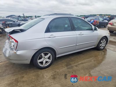 Trzecie zdjęcie samochodu z tyłu: 2006 KIA SPECTRA EX VIN:KNAFE121X65284124 - miniatura