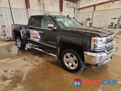 Czwarte zdjęcie samochodu z boku: 2017 CHEVROLET SILVERADO K1500 LTZ VIN:1GCUKSEC8HF219517 - miniatura