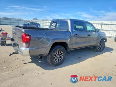 Trzecie zdjęcie samochodu z tyłu: 2023 TOYOTA TACOMA SR5 V6 VIN:3TMCZ5AN8PM542903 - miniatura