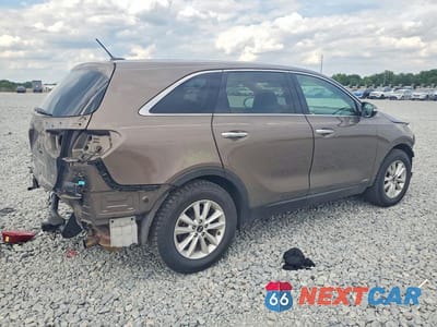 Trzecie zdjęcie samochodu z tyłu: 2019 KIA SORENTO LX V6 VIN:5XYPGDA53KG565996 - miniatura