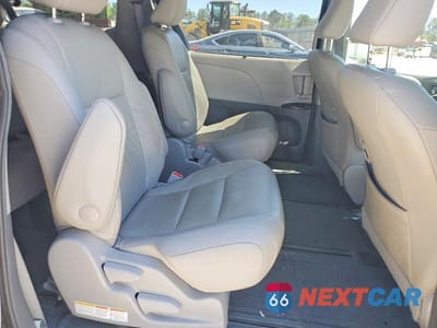 Zdjęcie 11 z 13 samochodu: 2015 TOYOTA SIENNA XLE 7-PASSENGER VIN:5TDDK3DC7FS104864 - miniatura