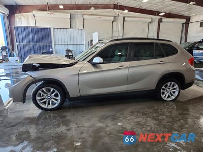 2015 BMW X1 XDRIVE28I WBAVL1C50FVY27001 - główne zdjęcie licytacji z USA - miniatura