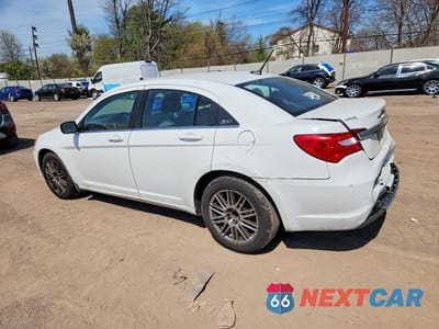 Drugie zdjęcie samochodu z przodu: 2014 CHRYSLER 200 LX VIN:1C3CCBAB6EN212271 - miniatura