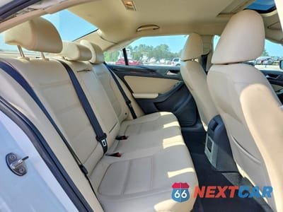 Zdjęcie 10 z 12 samochodu: 2017 VOLKSWAGEN JETTA SEL VIN:3VWL17AJ7HM222986 - miniatura