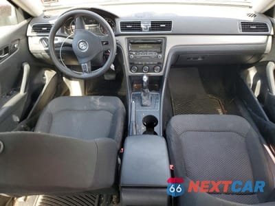 Zdjęcie 8 z 11 samochodu: 2013 VOLKSWAGEN PASSAT S VIN:1VWAP7A37DC102351 - miniatura