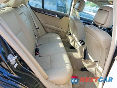 Zdjęcie 10 z 12 samochodu: 2011 MERCEDES-BENZ C 300 VIN:WDDGF5EB0BA508217 - miniatura