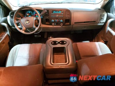 Zdjęcie 8 z 12 samochodu: 2010 CHEVROLET SILVERADO K1500 LS VIN:3GCRKREA8AG266614 - miniatura
