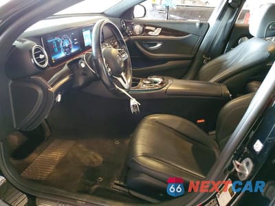 Zdjęcie 7 z 12 samochodu: 2020 MERCEDES-BENZ E 450 4MATIC VIN:WDDZF6JB6LA755263 - miniatura