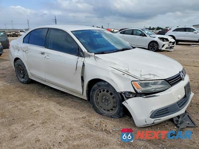 Czwarte zdjęcie samochodu z boku: 2013 VOLKSWAGEN JETTA SE VIN:3VWDP7AJXDM375357 - miniatura