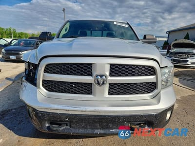 Piąte zdjęcie samochodu w środku: 2015 RAM 1500 SLT VIN:1C6RR7LM0FS625717 - miniatura
