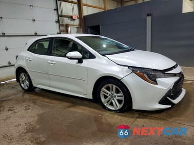 Czwarte zdjęcie samochodu z boku: 2021 TOYOTA COROLLA HATCHBACK SE VIN:JTND4MBE3M3131638 - miniatura