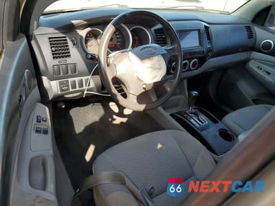 Zdjęcie 8 z 12 samochodu: 2006 TOYOTA TACOMA ACCESS CAB VIN:5TETX22N06Z149899 - miniatura