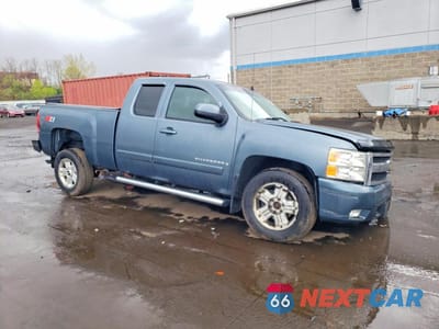 Czwarte zdjęcie samochodu z boku: 2008 CHEVROLET SILVERADO K1500 VIN:1GCEK19J98Z271471 - miniatura