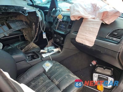 Zdjęcie 8 z 11 samochodu: 2023 CHRYSLER 300 S VIN:2C3CCABG8PH628290 - miniatura