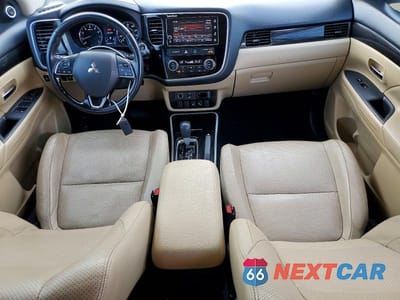 Zdjęcie 8 z 13 samochodu: 2018 MITSUBISHI OUTLANDER SE VIN:JA4AD3A33JZ046402 - miniatura