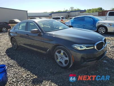 Czwarte zdjęcie samochodu z boku: 2021 BMW 530 XI VIN:WBA13BJ0XMWX05040 - miniatura