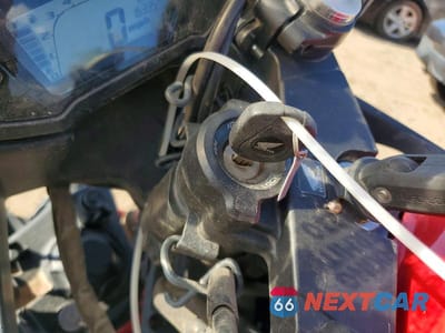 Zdjęcie 8 z 9 samochodu: 2014 HONDA CBR500 R VIN:MLHPC4463E5100404 - miniatura