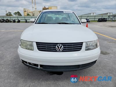 Piąte zdjęcie samochodu w środku: 1999 VOLKSWAGEN PASSAT GLX VIN:WVWPD63B0XE491640 - miniatura