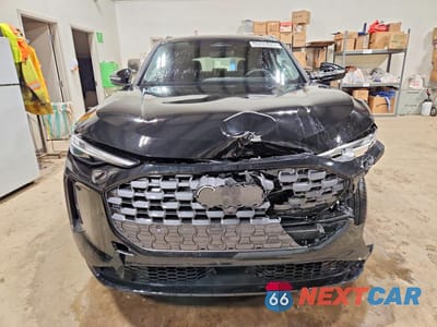 Piąte zdjęcie samochodu w środku: 2025 AUDI Q5 PREMIUM VIN:WA11AAGU6S2035207 - miniatura