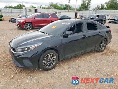 2023 KIA FORTE LXS 3KPF24ADXPE629876 - główne zdjęcie licytacji z USA - miniatura
