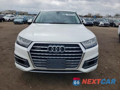 Piąte zdjęcie samochodu w środku: 2017 AUDI Q7 PRESTIGE VIN:WA1VAAF7XHD034801 - miniatura
