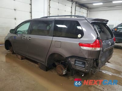 Drugie zdjęcie samochodu z przodu: 2014 TOYOTA SIENNA XLE 7-PASSENGER VIN:5TDDK3DC5ES086962 - miniatura