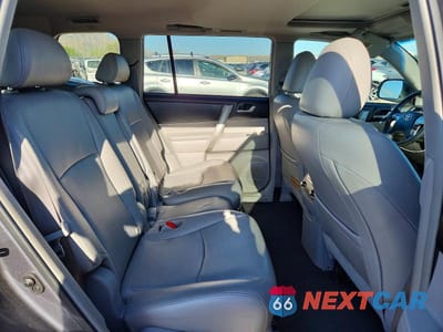 Zdjęcie 10 z 12 samochodu: 2013 TOYOTA HIGHLANDER SE VIN:5TDBK3EH4DS258527 - miniatura