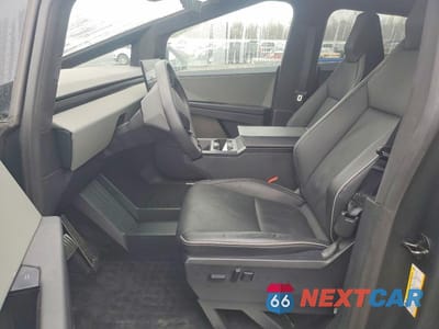 Zdjęcie 7 z 14 samochodu: 2025 TESLA CYBERTRUCK VIN:7G2CEHED7SA063913 - miniatura