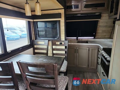 Piąte zdjęcie samochodu w środku: 2023 JAYCO WHITE HAWK VIN:1UJBK0BRXP14F0107 - miniatura