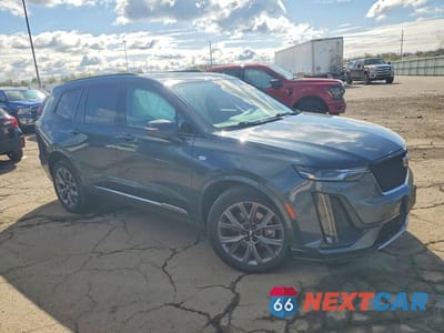 Czwarte zdjęcie samochodu z boku: 2020 CADILLAC XT6 SPORT VIN:1GYKPGRS2LZ104288 - miniatura