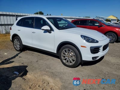 Czwarte zdjęcie samochodu z boku: 2017 PORSCHE CAYENNE S VIN:WP1AB2A2XHLA51699 - miniatura