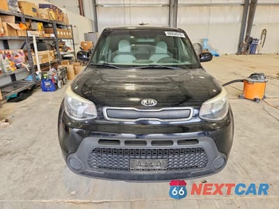 Piąte zdjęcie samochodu w środku: 2015 KIA SOUL BASE VIN:KNDJN2A28F7205664 - miniatura