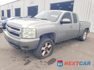 2007 CHEVROLET SILVERADO K1500 2GCEK19J171557435 - główne zdjęcie licytacji z USA - miniatura