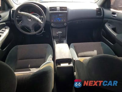 Zdjęcie 8 z 11 samochodu: 2003 HONDA ACCORD LX VIN:1HGCM56363A144457 - miniatura