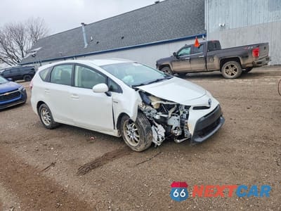 Czwarte zdjęcie samochodu z boku: 2015 TOYOTA PRIUS V TWO VIN:JTDZN3EUXFJ031751 - miniatura