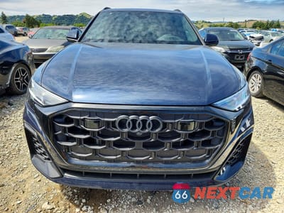 Piąte zdjęcie samochodu w środku: 2025 AUDI Q8 PRESTIGE S-LINE VIN:WA1FVBF10SD037286 - miniatura