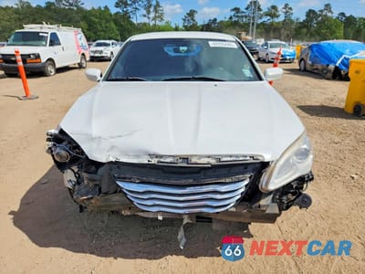 Piąte zdjęcie samochodu w środku: 2012 CHRYSLER 200 LX VIN:1C3CCBAB8CN105817 - miniatura