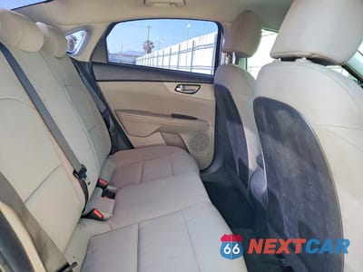 Zdjęcie 10 z 12 samochodu: 2021 KIA FORTE LXS VIN:3KPF24AD8ME303862 - miniatura