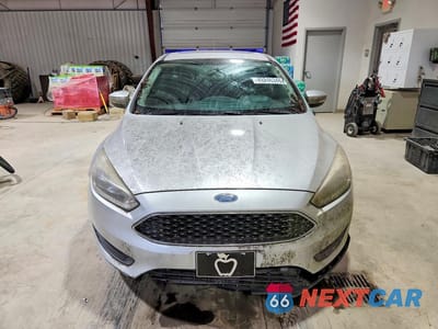 Piąte zdjęcie samochodu w środku: 2015 FORD FOCUS VIN:1FADP3K28FL304087 - miniatura