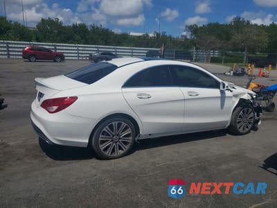 Trzecie zdjęcie samochodu z tyłu: 2018 MERCEDES-BENZ CLA 250 VIN:WDDSJ4EB6JN682254 - miniatura