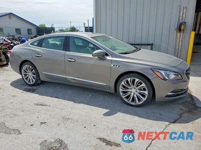 Czwarte zdjęcie samochodu z boku: 2018 BUICK LACROSSE PREMIUM VIN:1G4ZR5SS3JU118042 - miniatura
