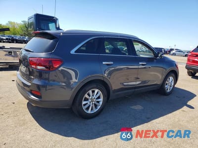 Trzecie zdjęcie samochodu z tyłu: 2019 KIA SORENTO LX VIN:5XYPGDA37KG538007 - miniatura