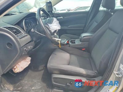 Zdjęcie 7 z 13 samochodu: 2020 CHRYSLER 300 TOURING VIN:2C3CCAAG9LH239394 - miniatura