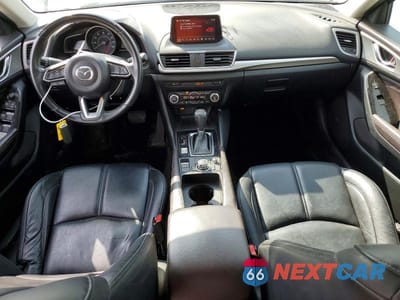 Zdjęcie 8 z 12 samochodu: 2018 MAZDA 3 TOURING VIN:3MZBN1V34JM199293 - miniatura